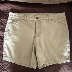 St. John's Bay Women's Beige Shorts 12 Petite